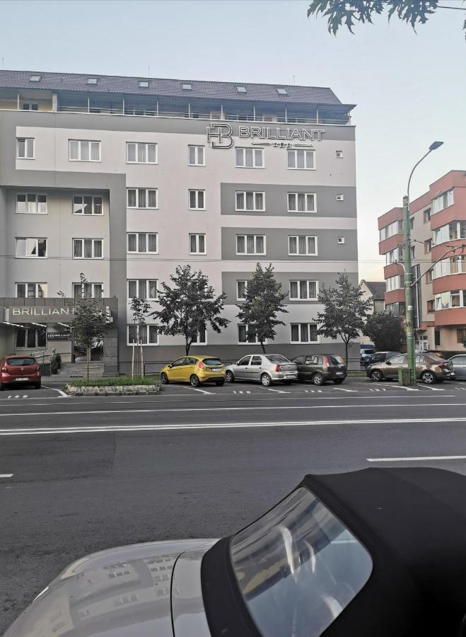 Отель Hb Brilliant Брашов Экстерьер фото