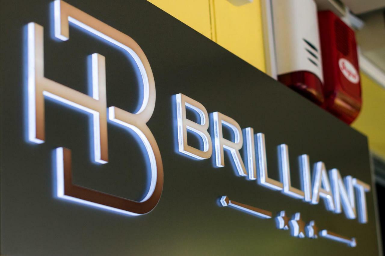 Отель Hb Brilliant Брашов Экстерьер фото